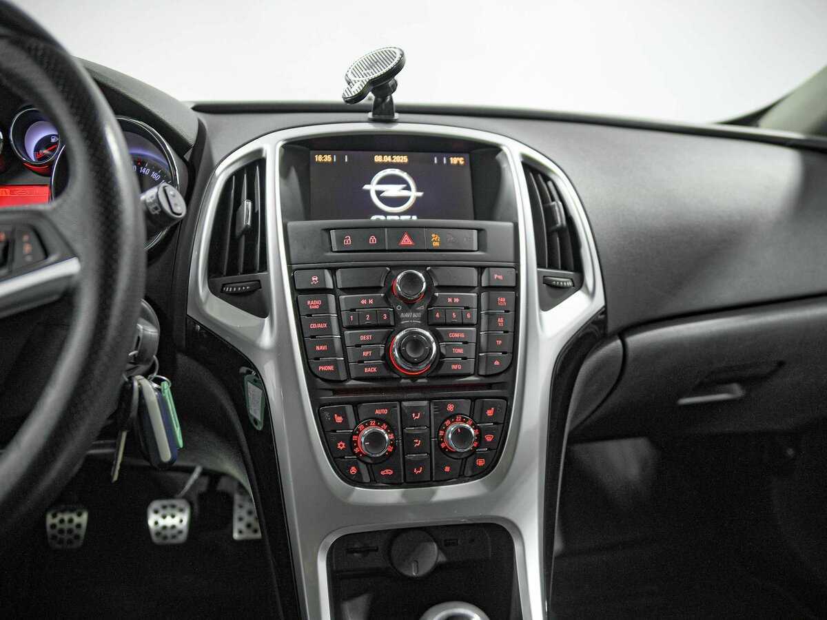 Opel Astra GTC, 2012 - Фото №8