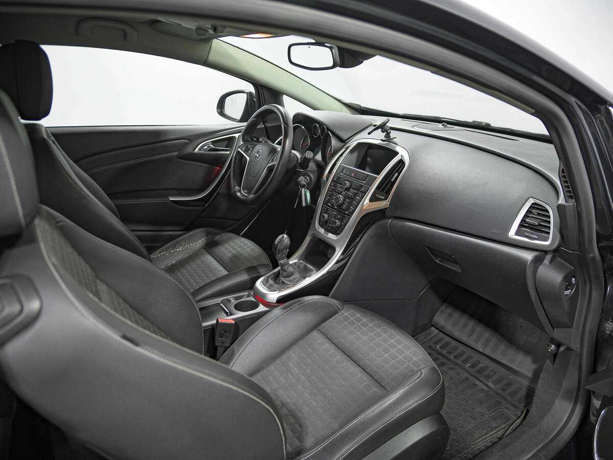 Opel Astra GTC, 2012 - Фото №13