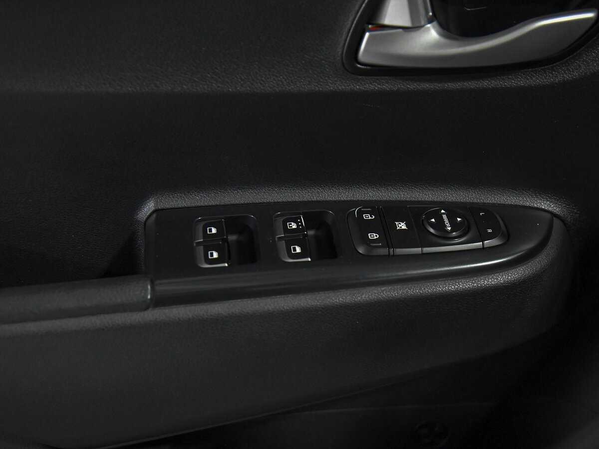 Kia Rio X-Line, 2018 - Фото №11