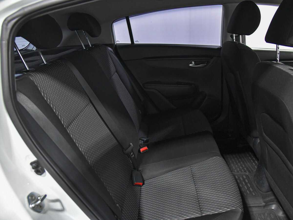 Kia Rio X-Line, 2018 - Фото №13