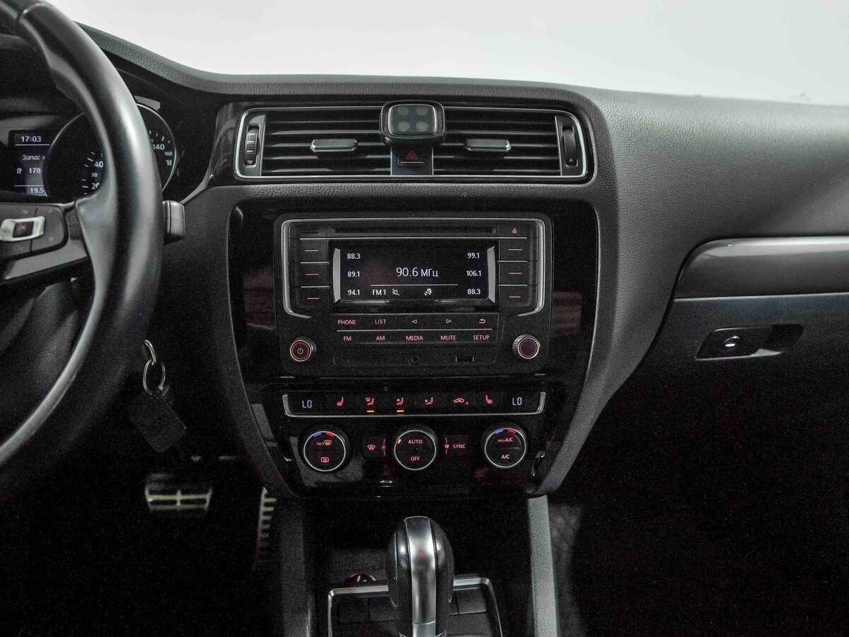 Volkswagen Jetta, 2016 - Фото №8