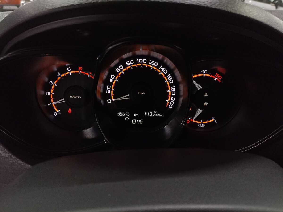 Lada (ВАЗ) Vesta SW, 2019 - Фото №12