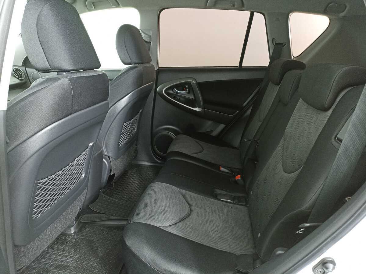 Toyota RAV4, 2012 - Фото №9