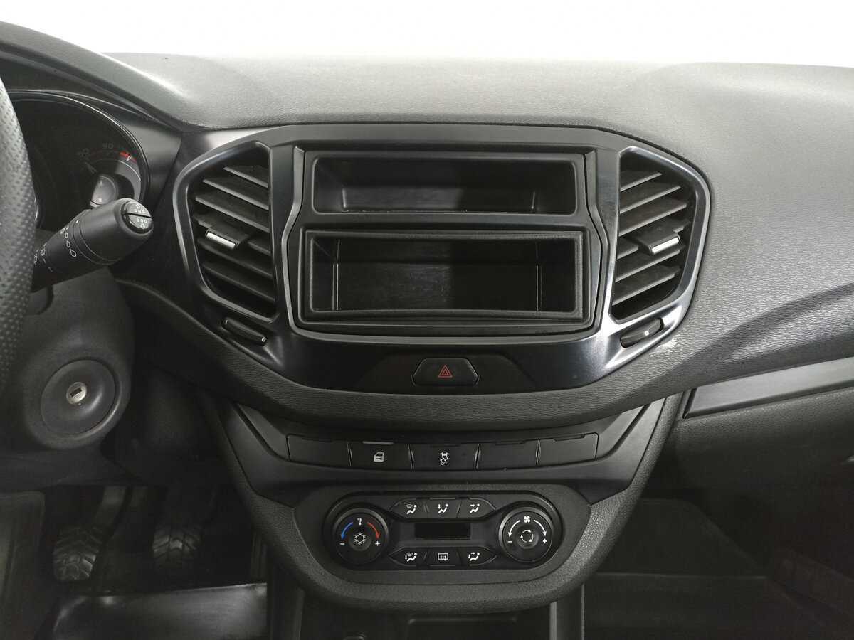 Lada (ВАЗ) Vesta, 2017 - Фото №13