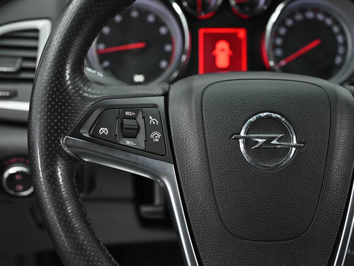 Opel Astra GTC, 2012 - Фото №7