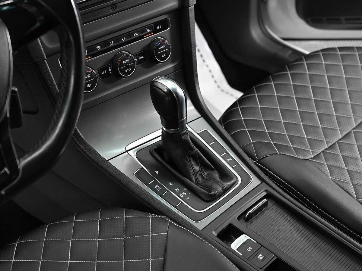 Volkswagen Golf, 2013 - Фото №10