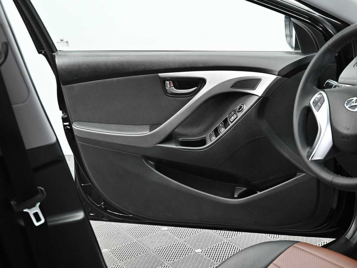 Hyundai Elantra, 2012 - Фото №6