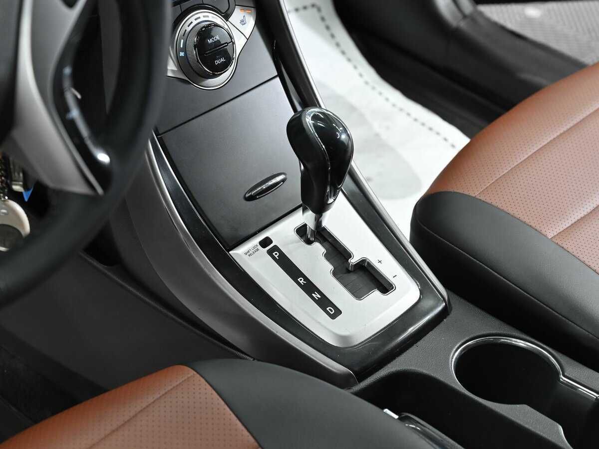 Hyundai Elantra, 2012 - Фото №9