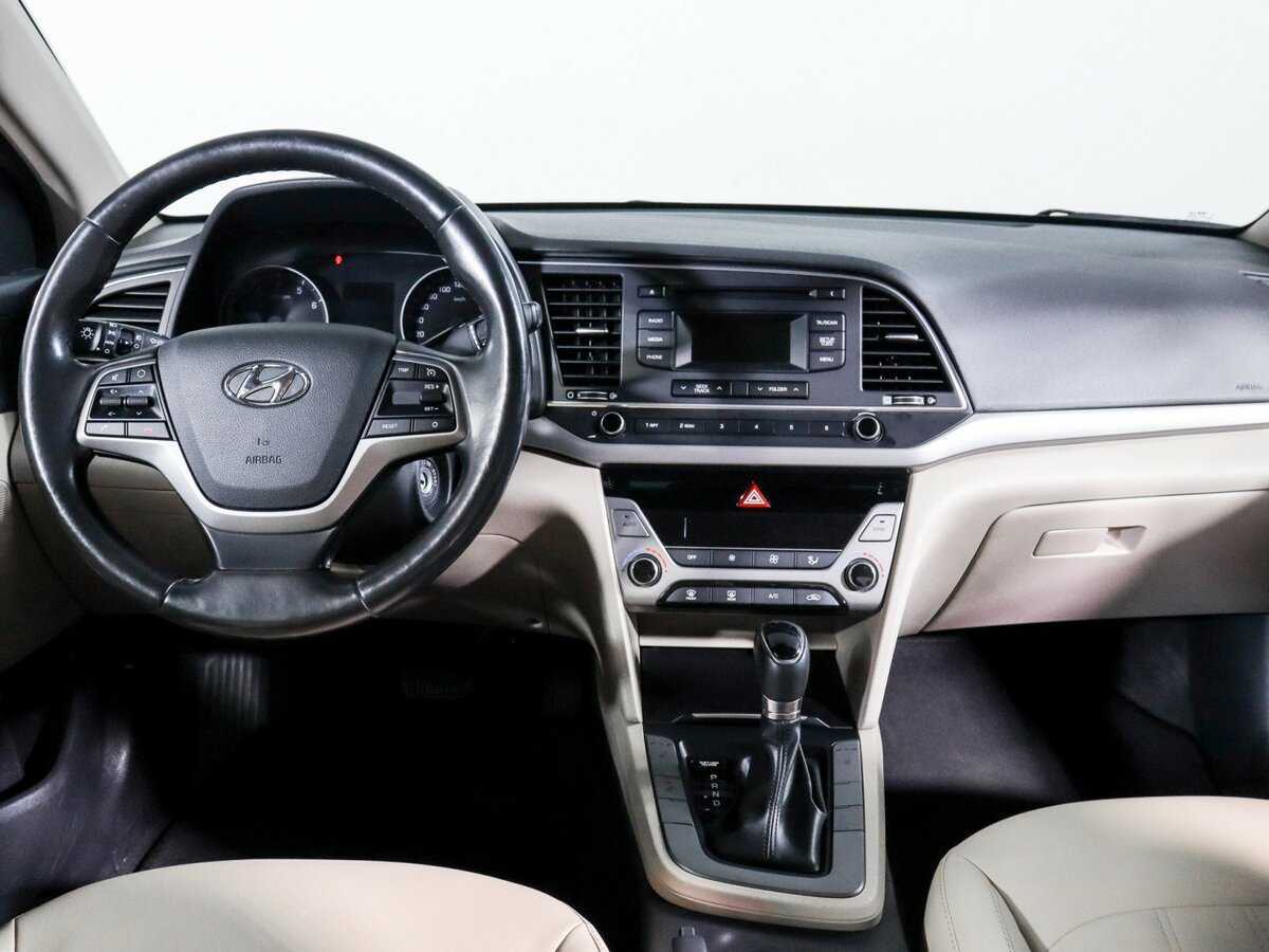 Hyundai Elantra, 2018 - Фото №8