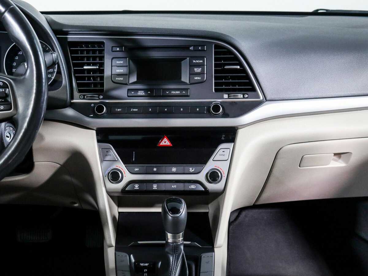 Hyundai Elantra, 2018 - Фото №9