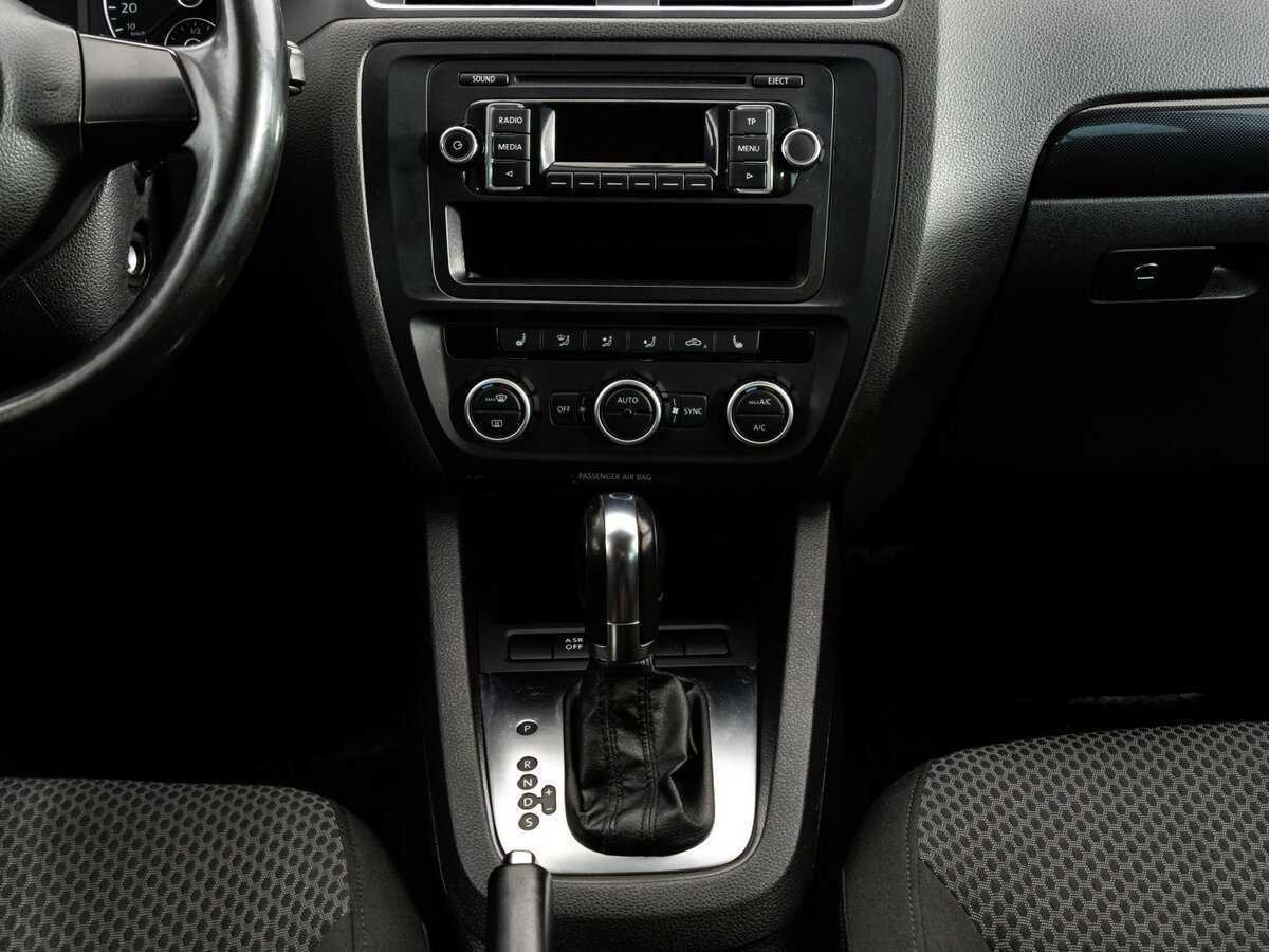 Volkswagen Jetta, 2012 - Фото №10
