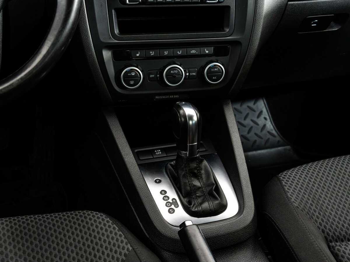 Volkswagen Jetta, 2012 - Фото №11