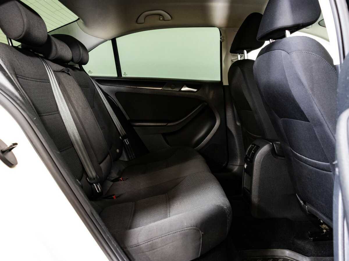 Volkswagen Jetta, 2012 - Фото №12