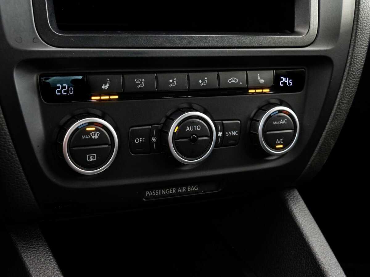 Volkswagen Jetta, 2012 - Фото №13