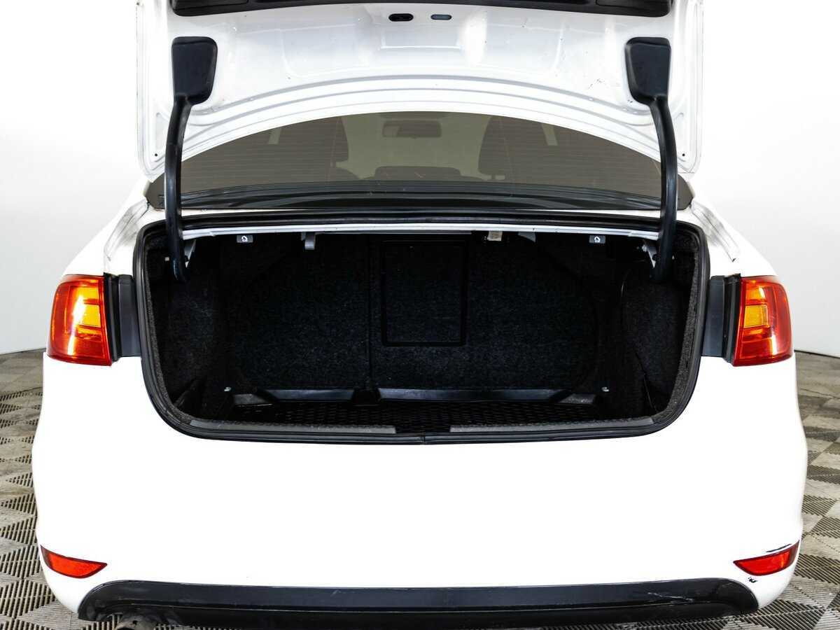 Volkswagen Jetta, 2012 - Фото №14