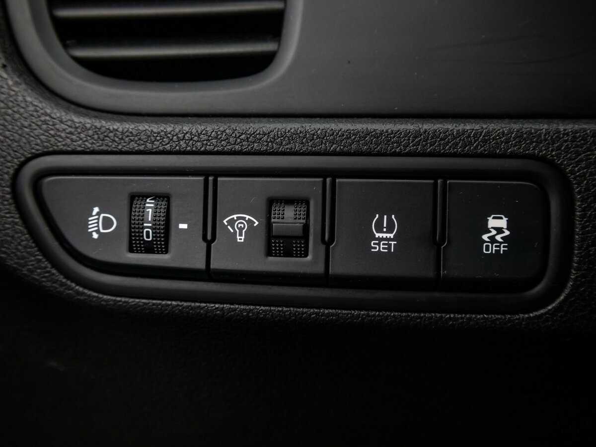 Kia Rio X-Line, 2020 - Фото №12