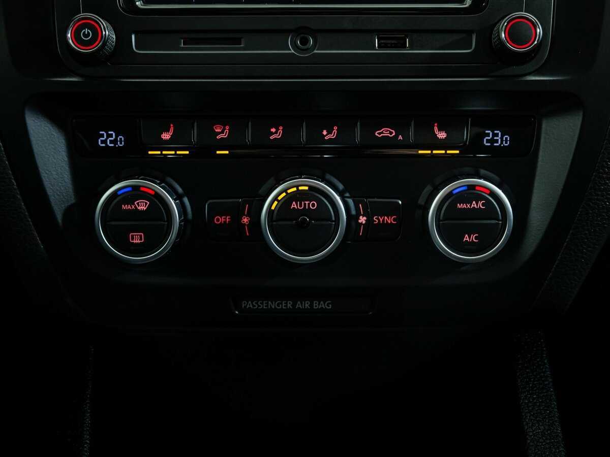 Volkswagen Jetta, 2012 - Фото №13