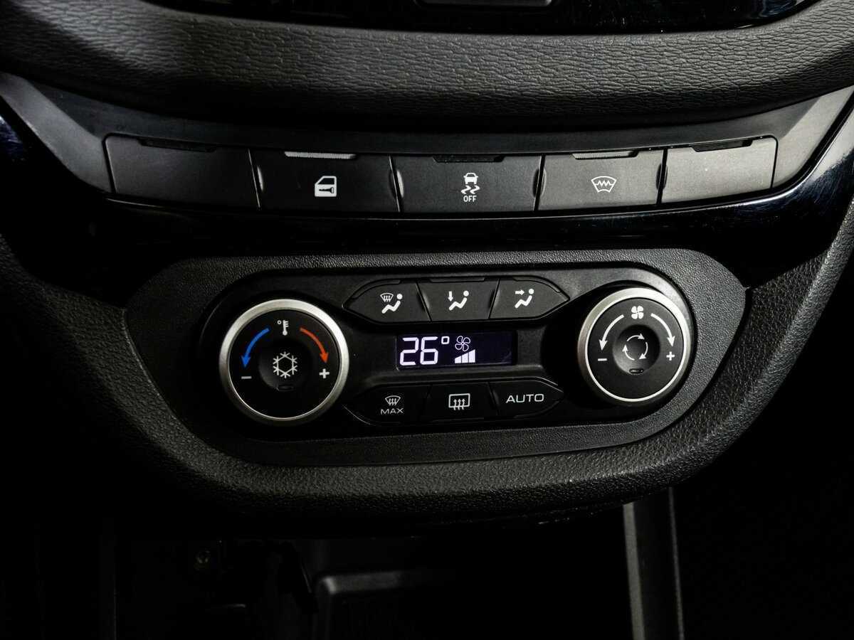 Lada (ВАЗ) Vesta SW, 2019 - Фото №13