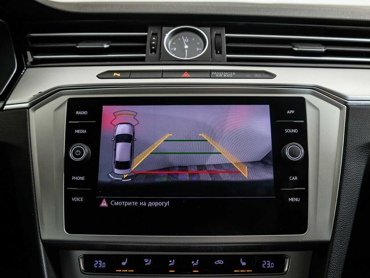 Volkswagen Passat, 2018 - Фото №10