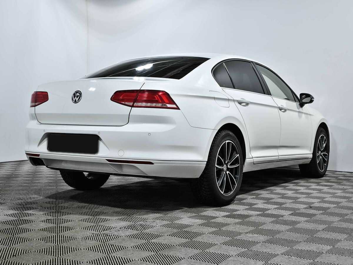 Volkswagen Passat, 2015 - Фото №3