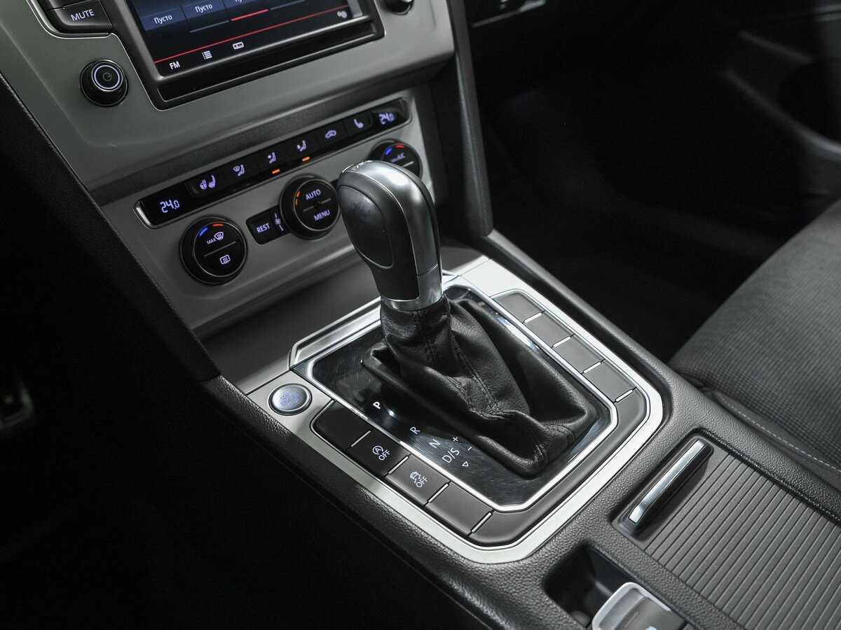 Volkswagen Passat, 2015 - Фото №10