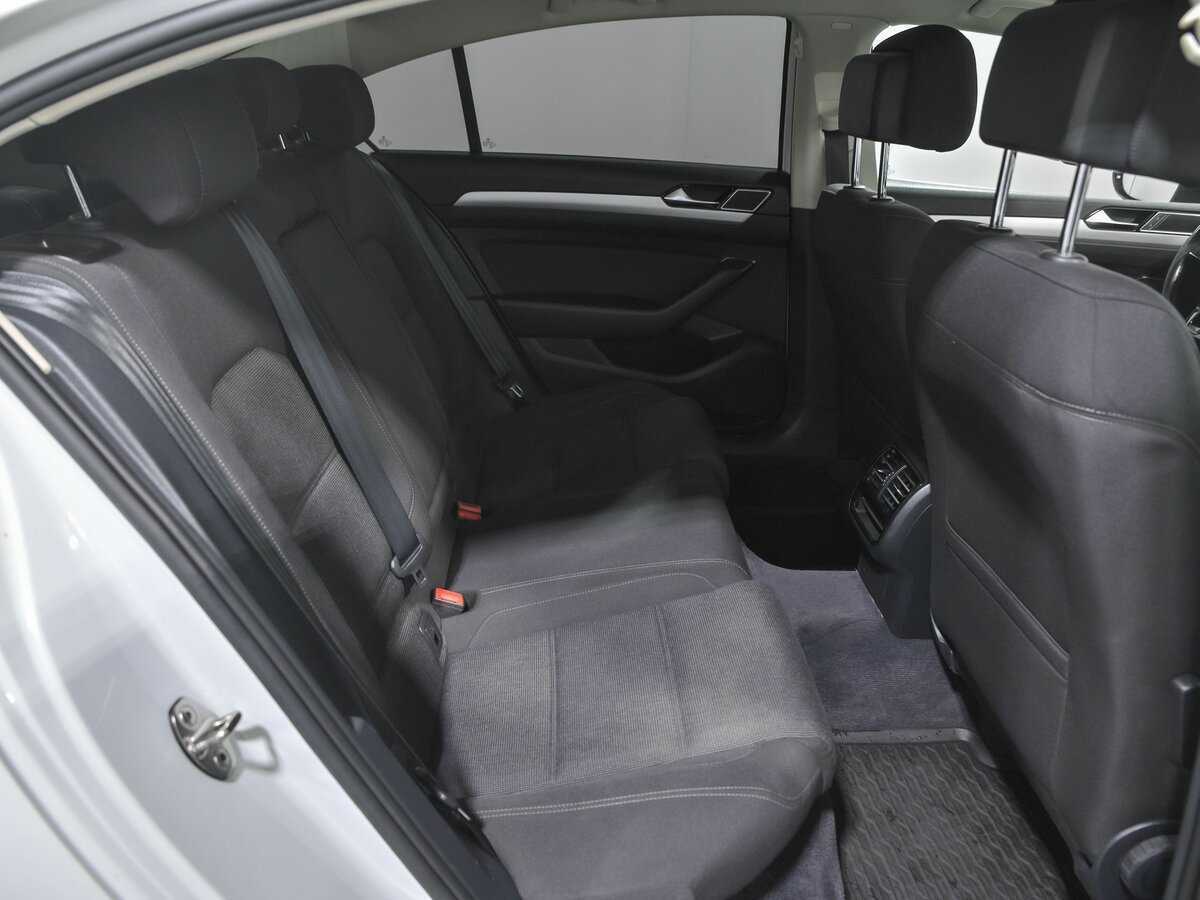 Volkswagen Passat, 2015 - Фото №15