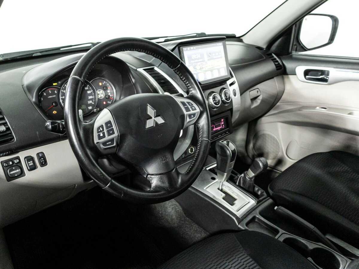 Mitsubishi Pajero Sport, 2013 - Фото №10