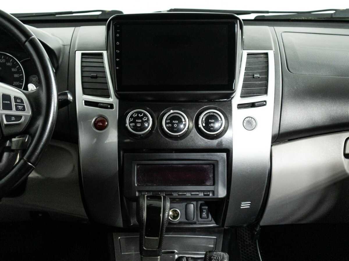 Mitsubishi Pajero Sport, 2013 - Фото №13