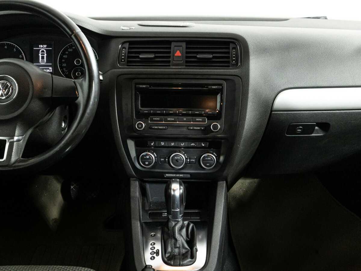 Volkswagen Jetta, 2012 - Фото №13
