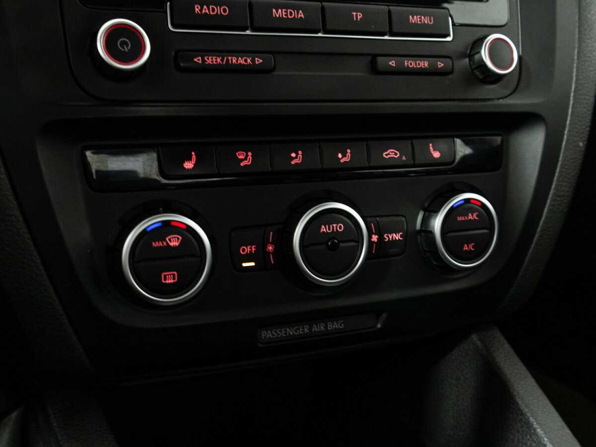 Volkswagen Jetta, 2012 - Фото №14