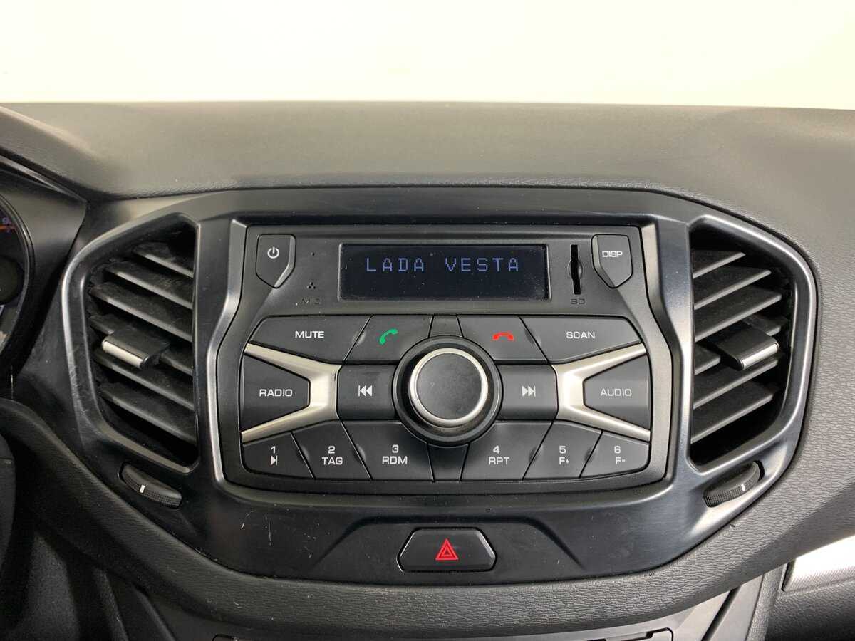 Lada (ВАЗ) Vesta SW, 2018 - Фото №15