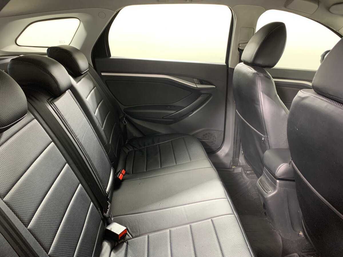 Lada (ВАЗ) Vesta SW, 2018 - Фото №17