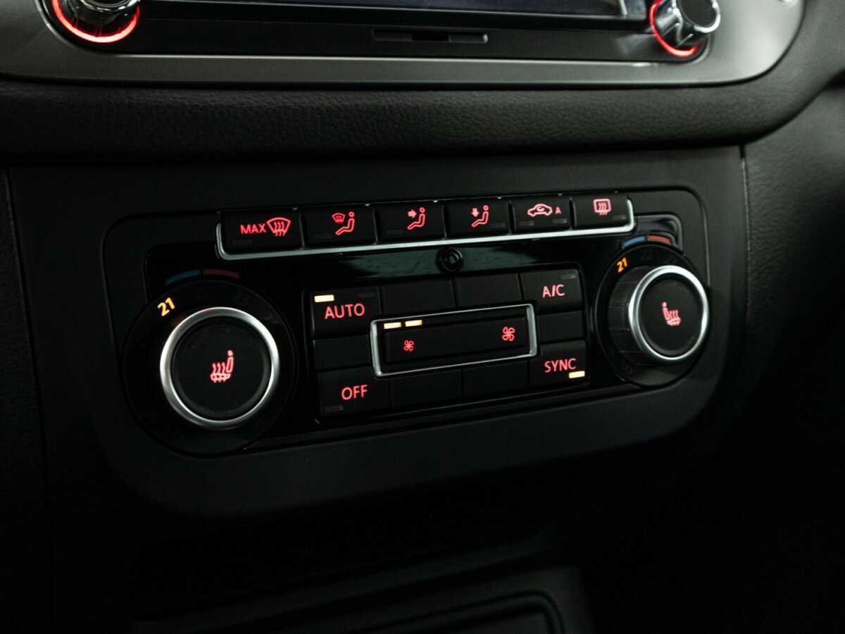 Volkswagen Tiguan, 2015 - Фото №15