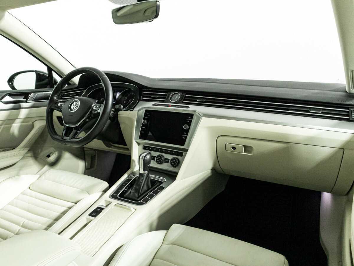 Volkswagen Passat, 2018 - Фото №8