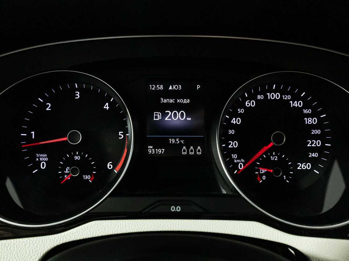 Volkswagen Passat, 2018 - Фото №11