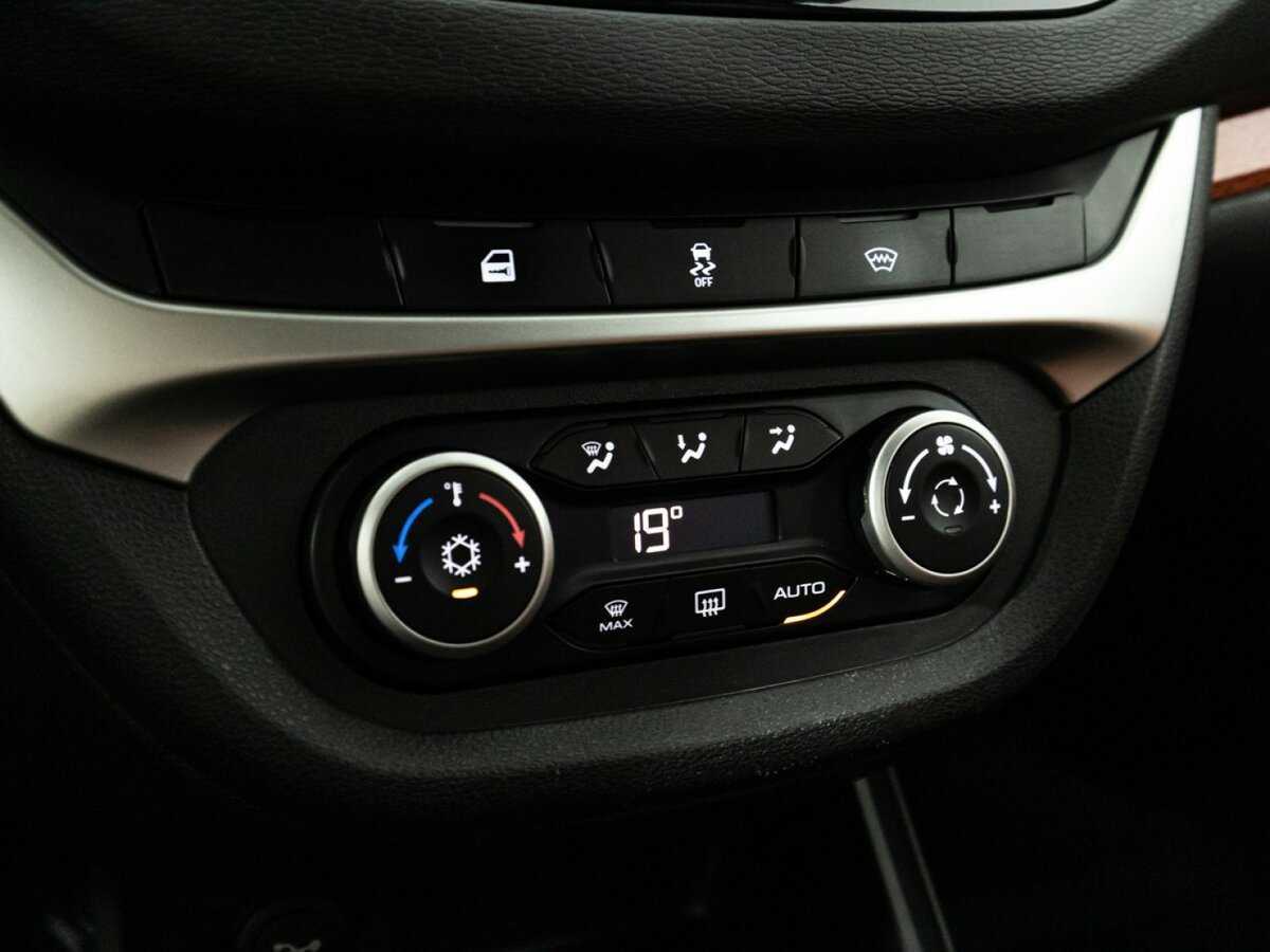 Lada (ВАЗ) Vesta SW Cross, 2018 - Фото №15