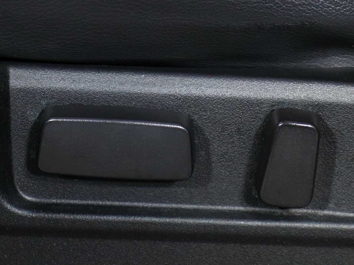 Mitsubishi Pajero Sport, 2012 - Фото №12