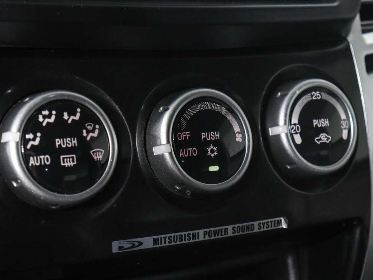 Mitsubishi Pajero Sport, 2012 - Фото №13