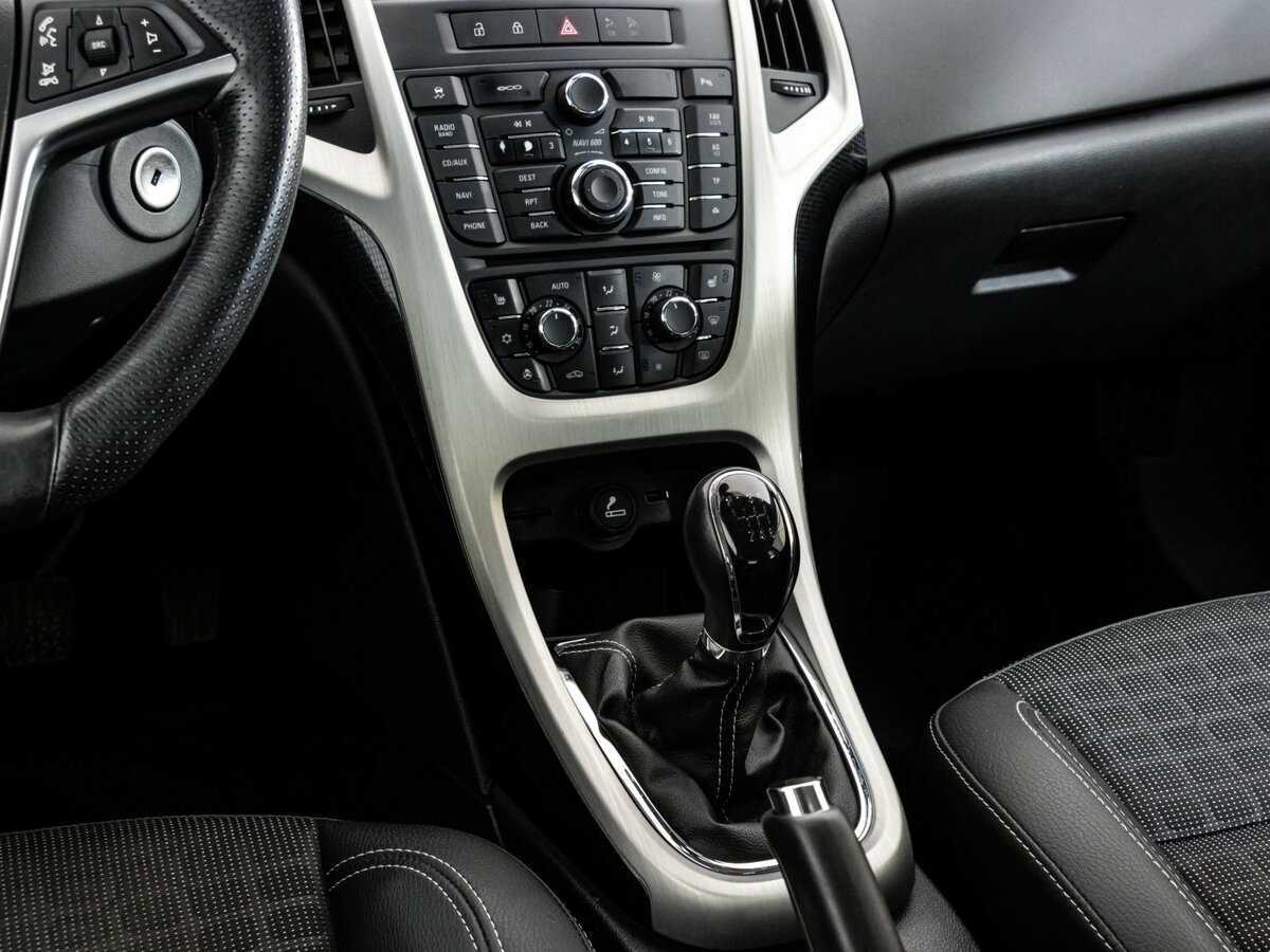 Opel Astra GTC, 2012 - Фото №10