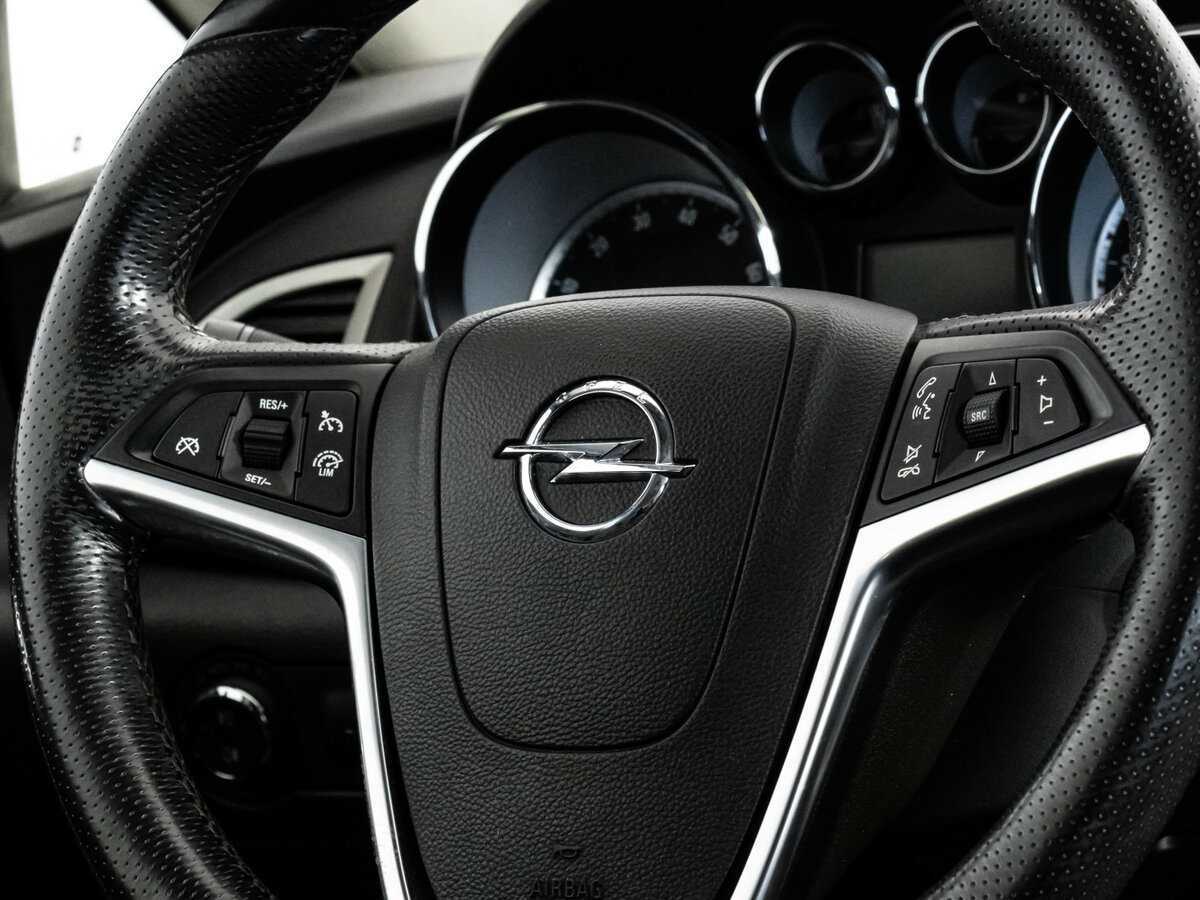 Opel Astra GTC, 2012 - Фото №12