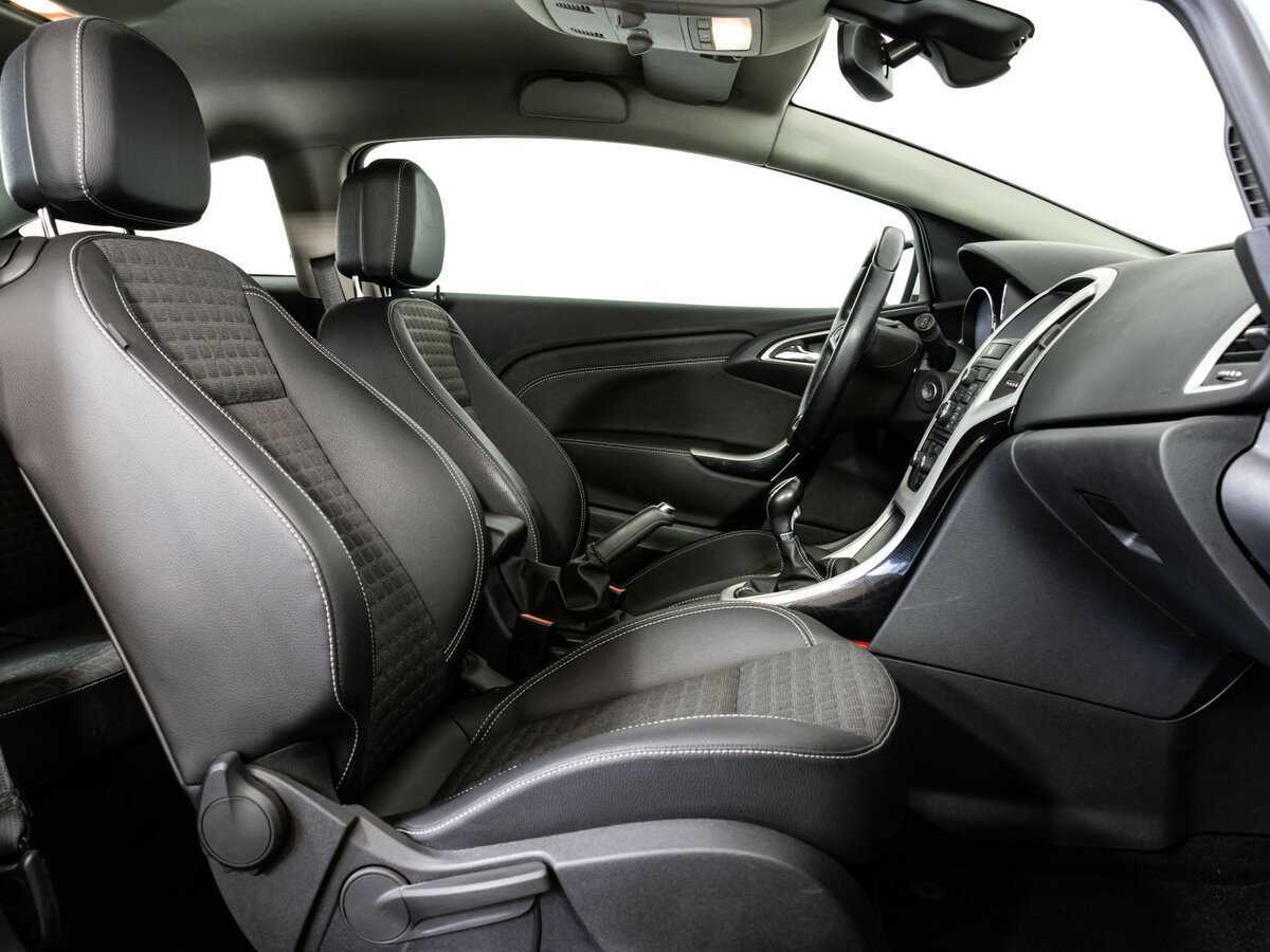 Opel Astra GTC, 2012 - Фото №13