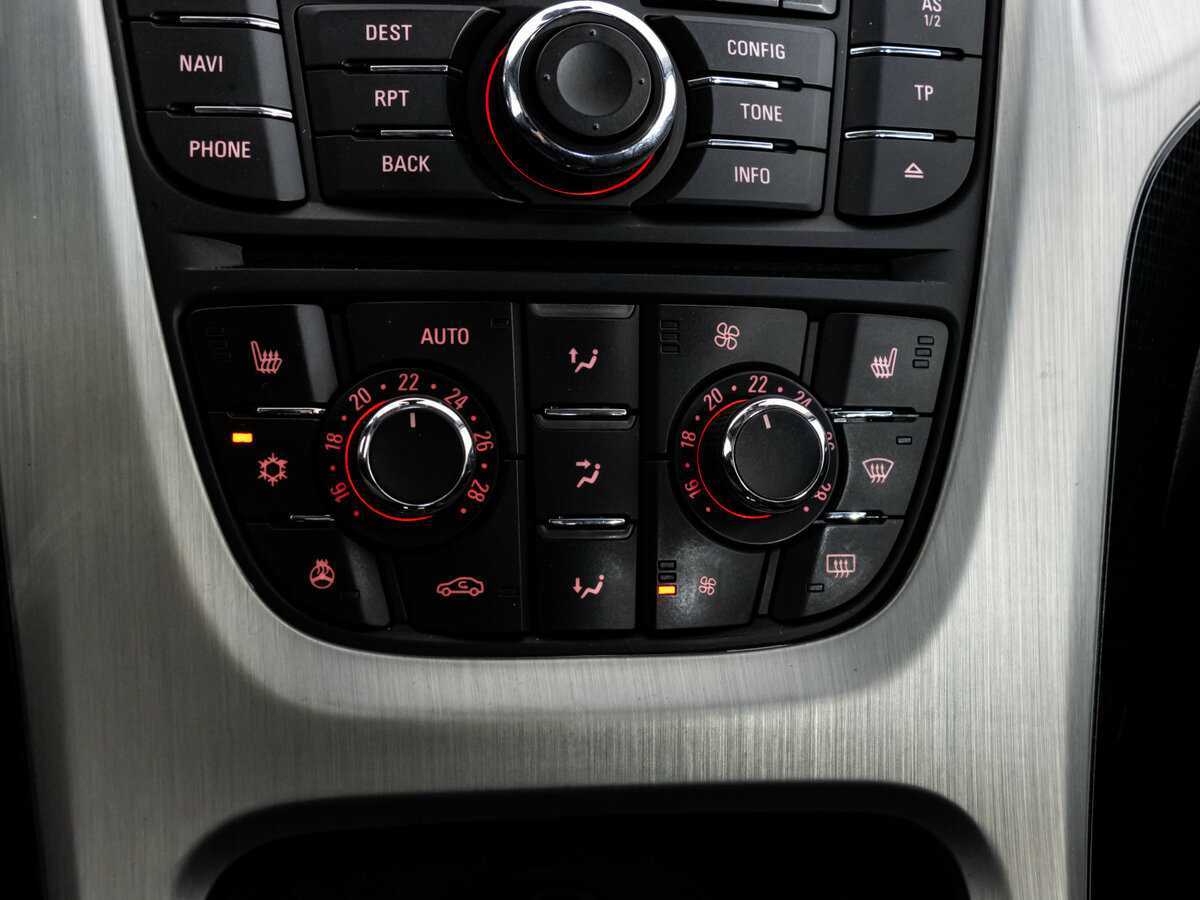 Opel Astra GTC, 2012 - Фото №16