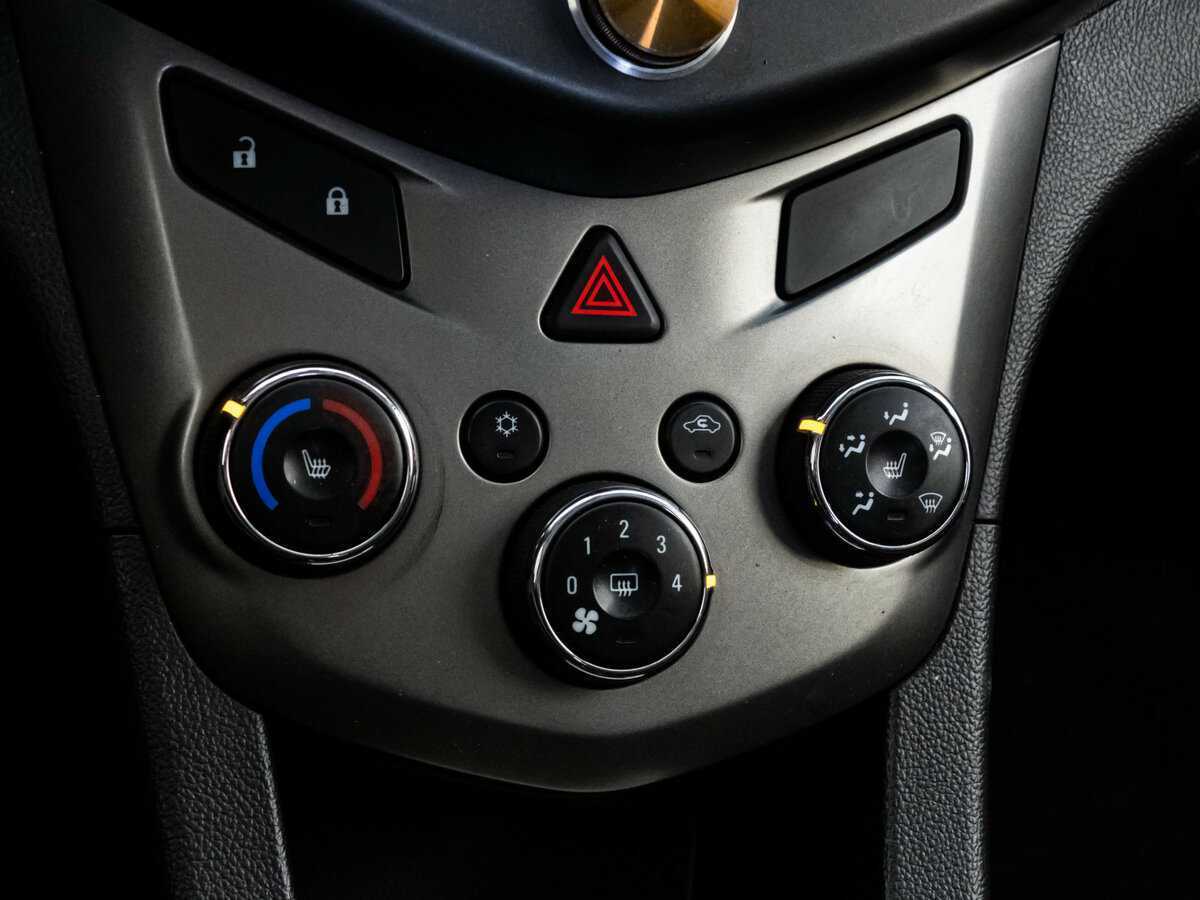 Chevrolet Aveo, 2013 - Фото №15