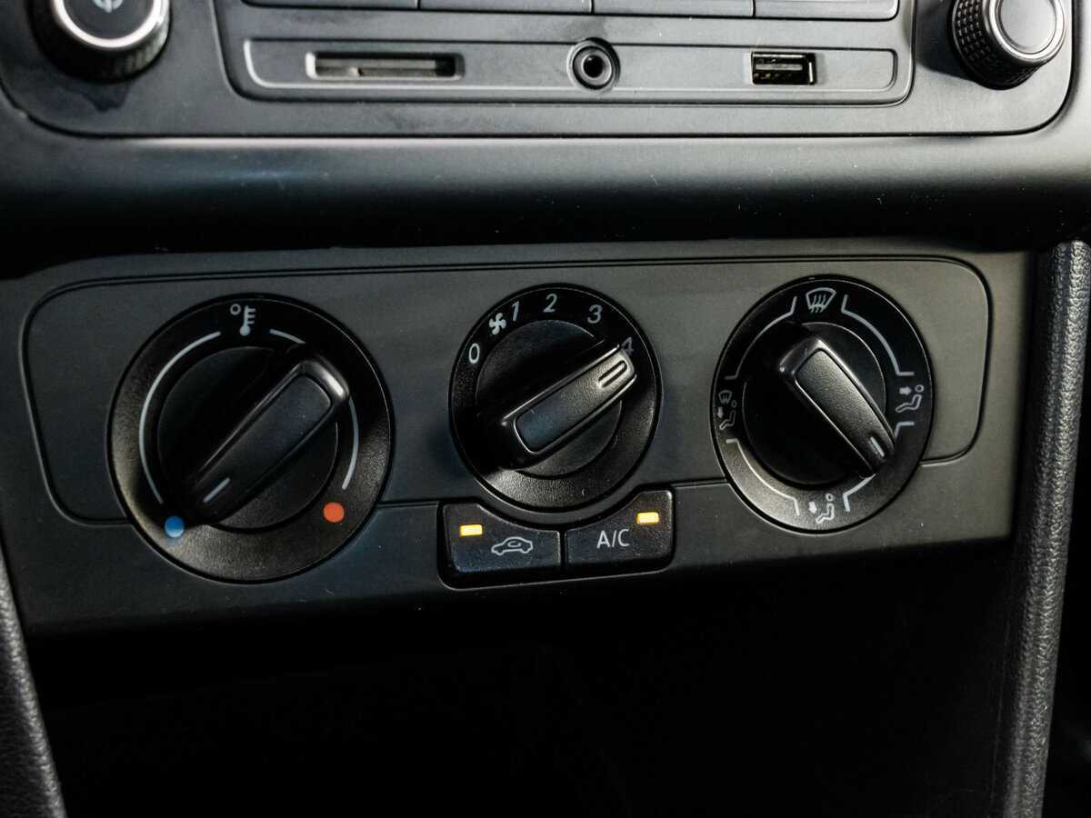 Volkswagen Polo, 2016 - Фото №11