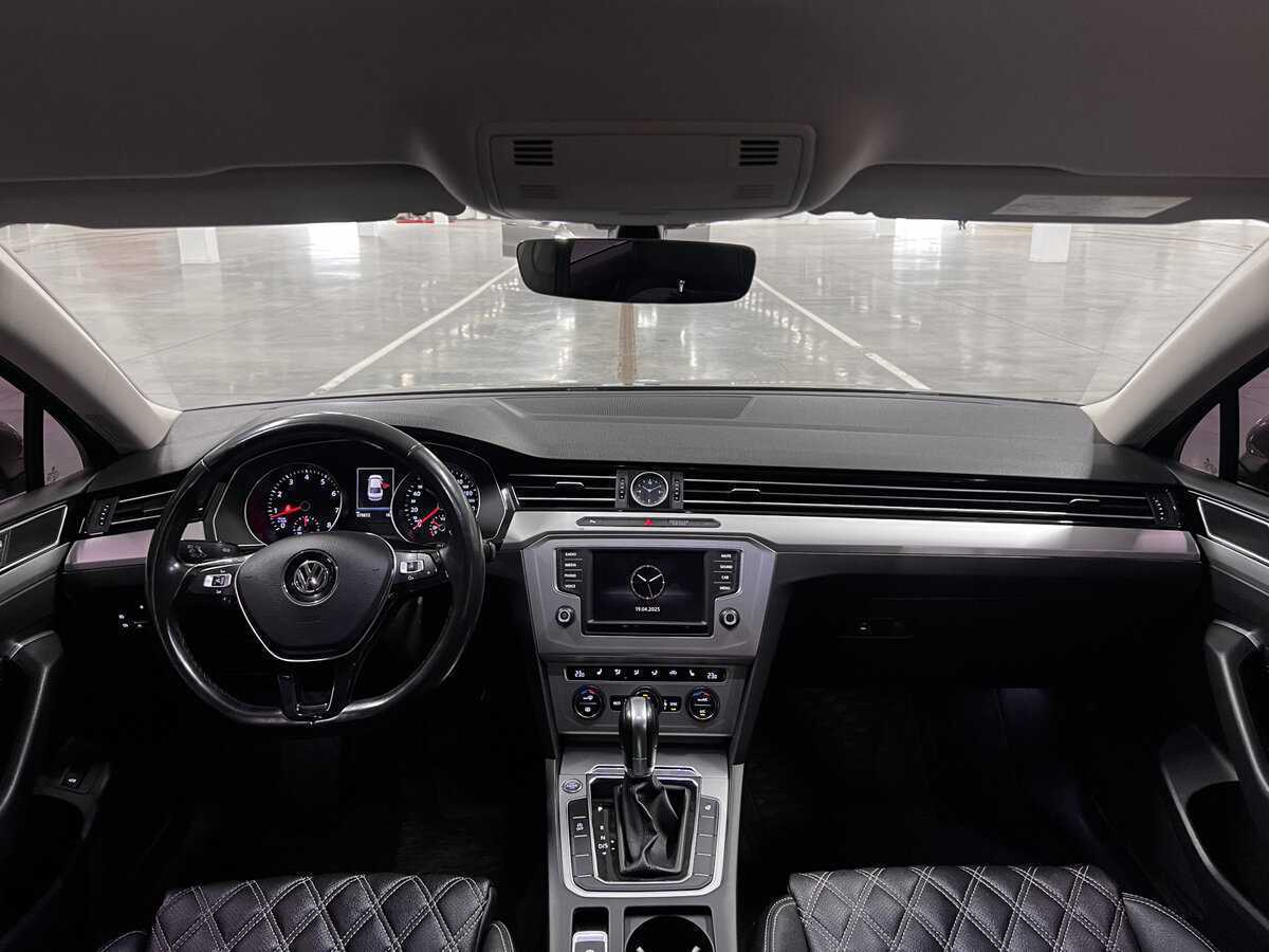Volkswagen Passat, 2016 - Фото №13