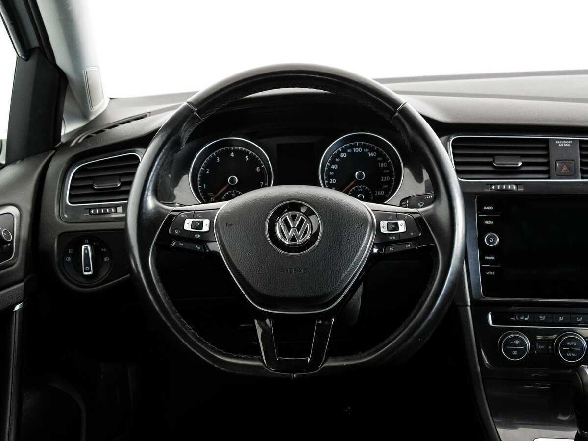 Volkswagen Golf, 2018 - Фото №9