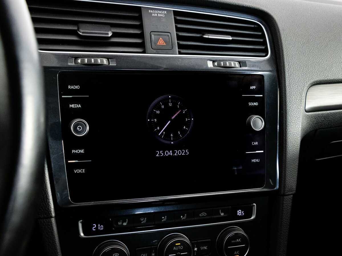 Volkswagen Golf, 2018 - Фото №14
