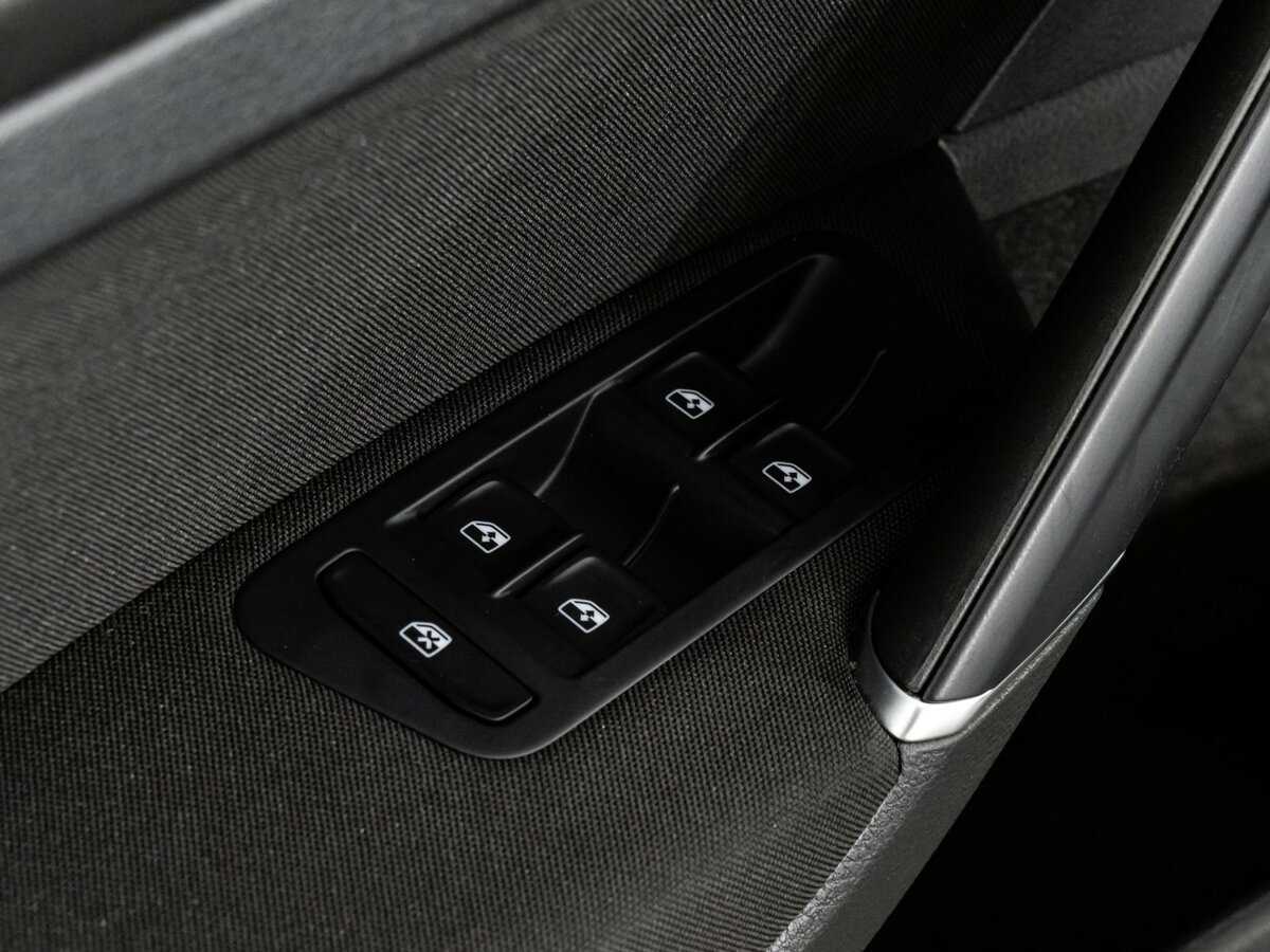 Volkswagen Golf, 2018 - Фото №15