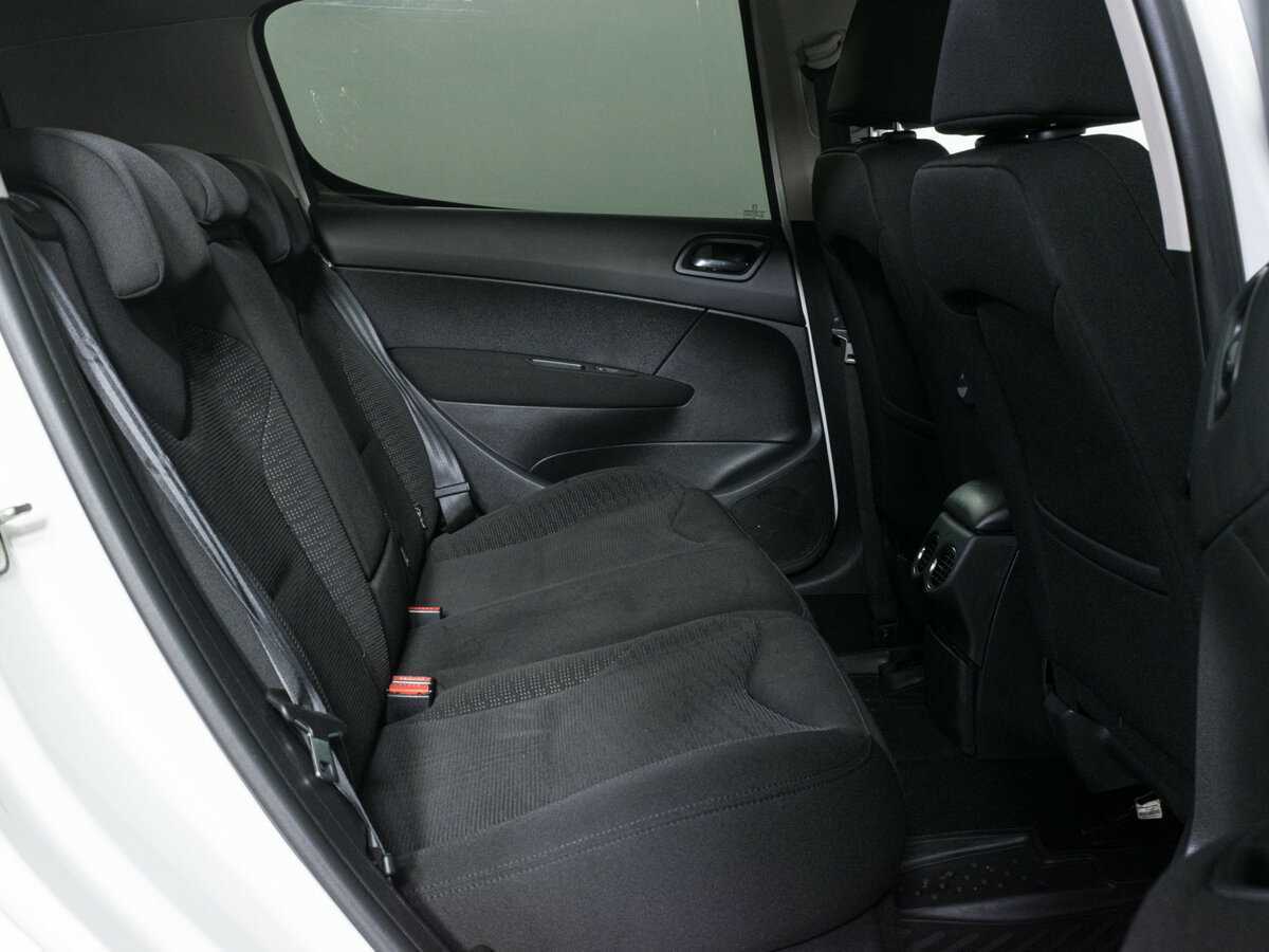 Peugeot 308, 2012 - Фото №9