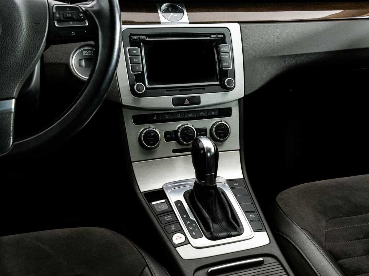 Volkswagen Passat, 2012 - Фото №10